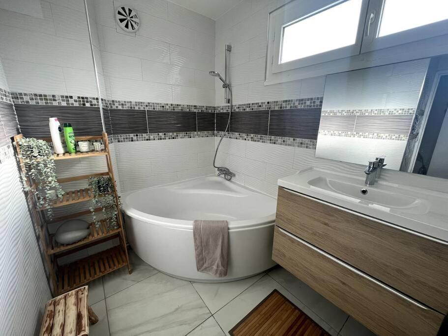 Hana Home Mantes-La-Jolie 6 Personnes Parking Public Gratuit Business&Family Luaran gambar