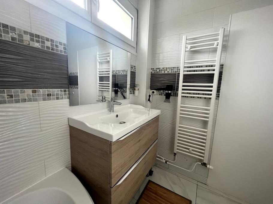Hana Home Mantes-La-Jolie 6 Personnes Parking Public Gratuit Business&Family Luaran gambar